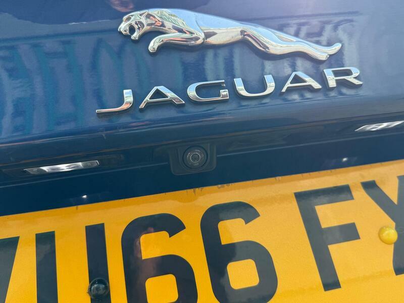 Jaguar XE 2.0D 180 R-sport White #36