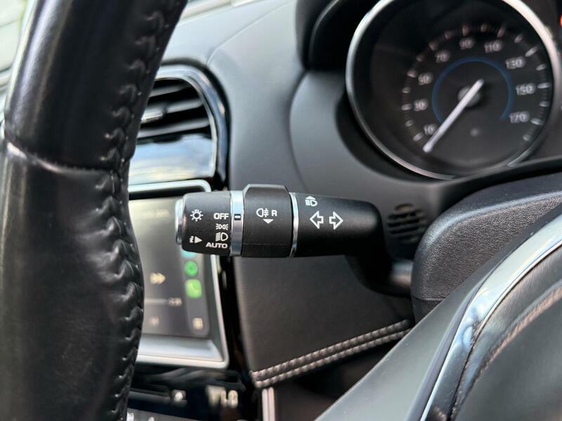 Jaguar XE 2.0D 180 R-sport White #48