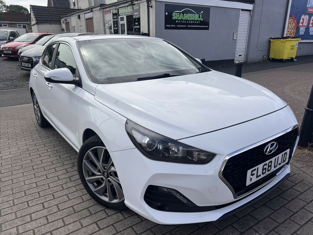 Hyundai I30 Hatchback 1.4 I30 Fastback Se Nav 1.4 140Ps Dct 2 White