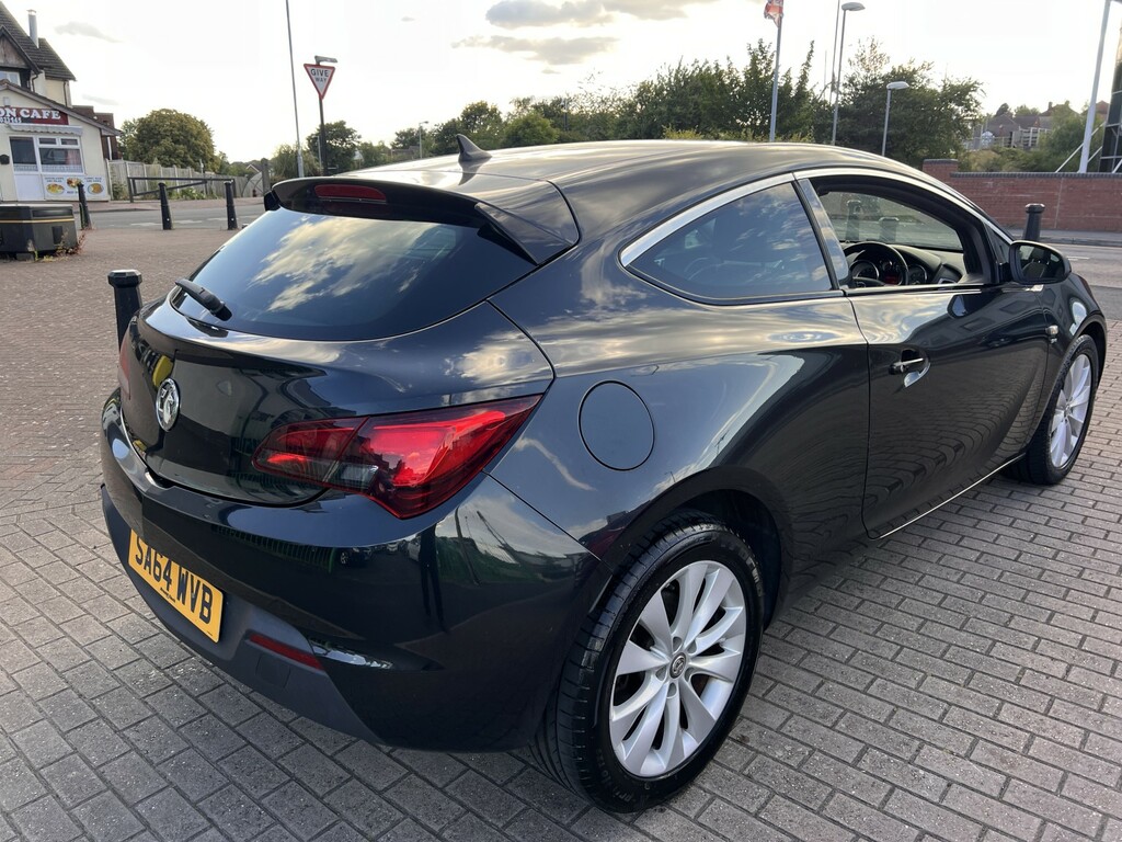 Vauxhall Astra GTC 1.4 T 16V Sri Black #4