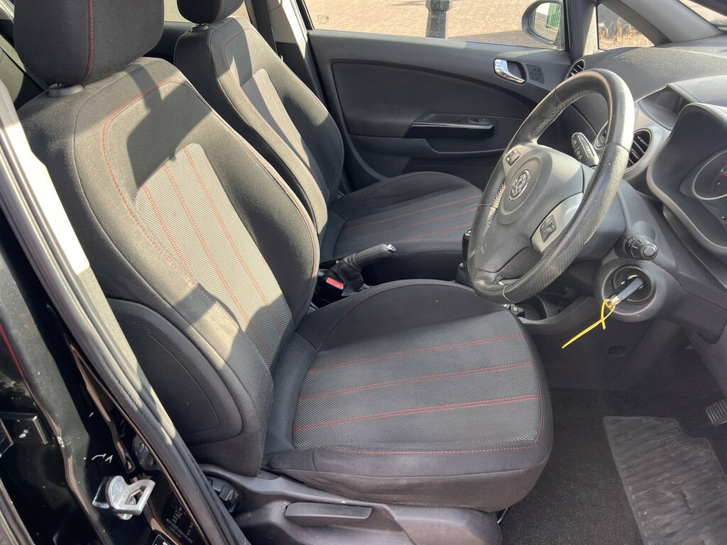 Vauxhall Corsa 1.2 I 16V Sxi Black #6