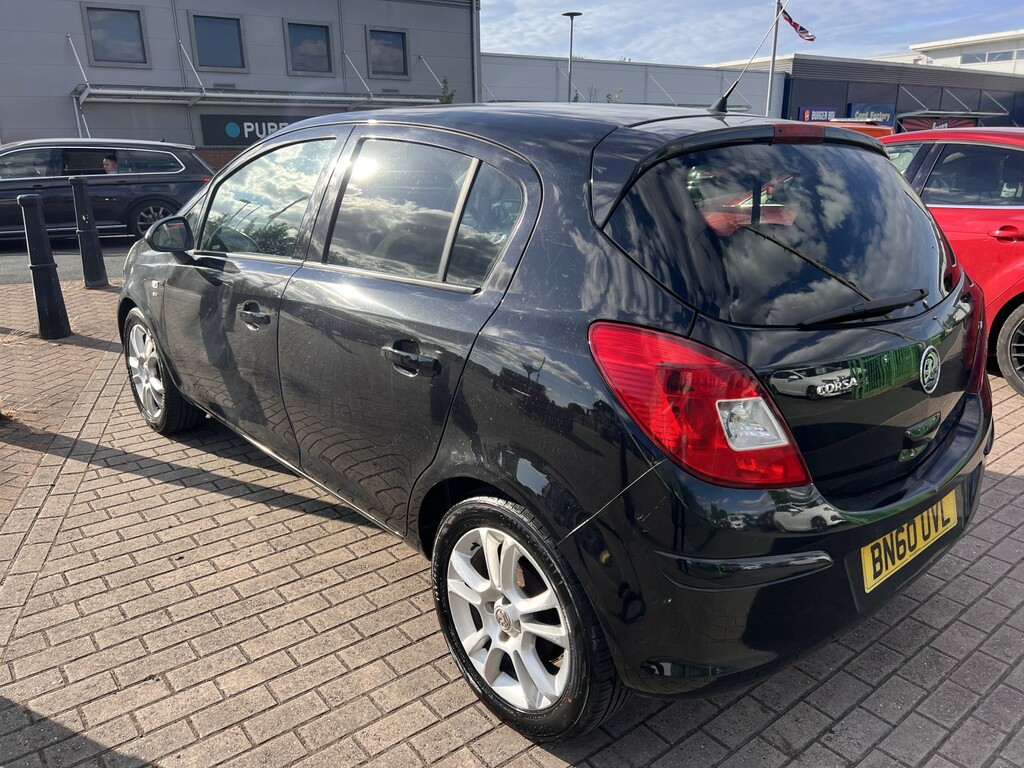 Vauxhall Corsa 1.2 I 16V Sxi Black #4