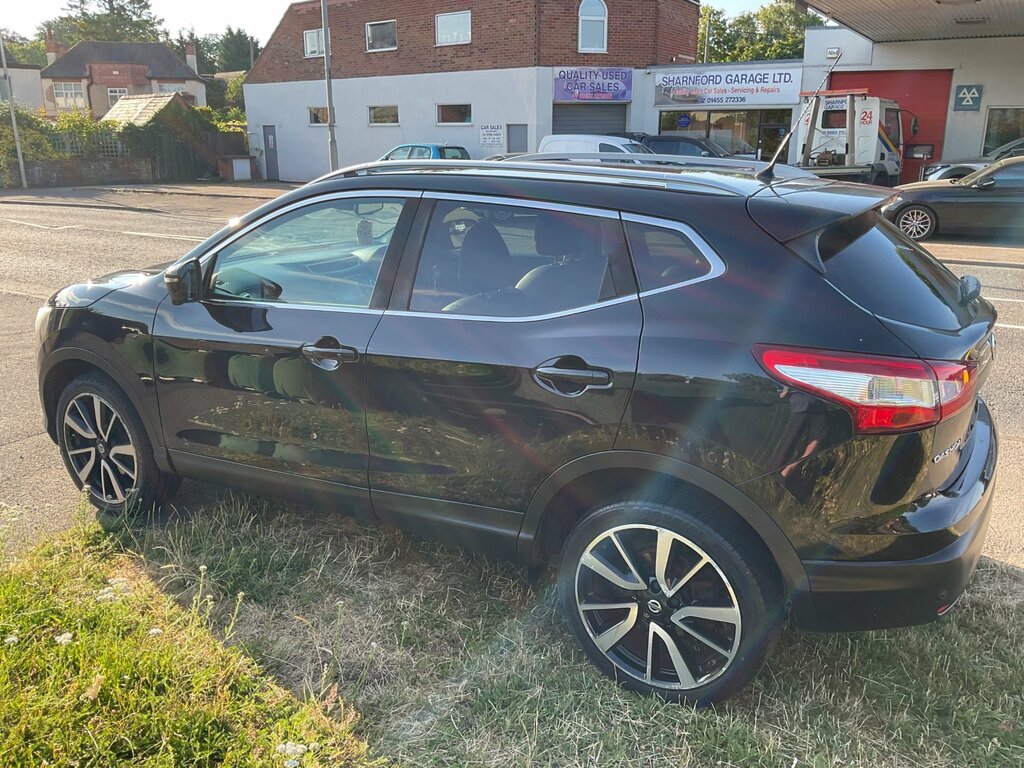 Nissan Qashqai 1.2 Dig-t Tekna Suv 2Wd Euro 5 Black #3
