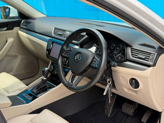 Skoda Superb 2016 2.0 Tdi Se L Executive Estate Dsg White #2