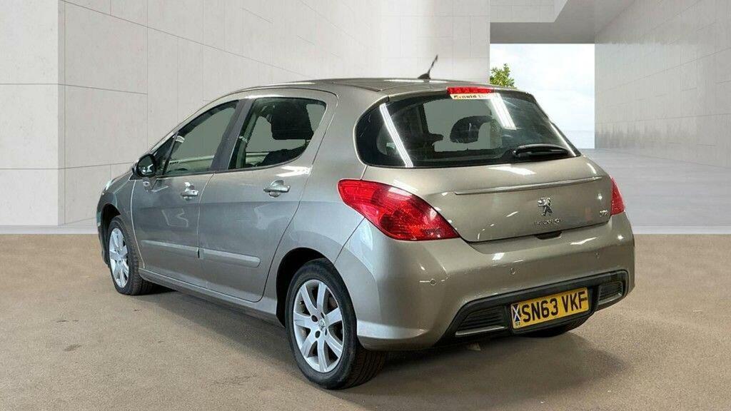 Peugeot 308 Hatchback 1.6 Hdi Active Euro 5 201363 SN63VKF Grey #2