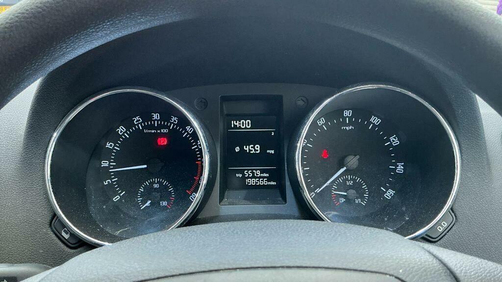 Skoda Yeti Hatchback Se Tdi Cr 4X4 2012 Blue #12
