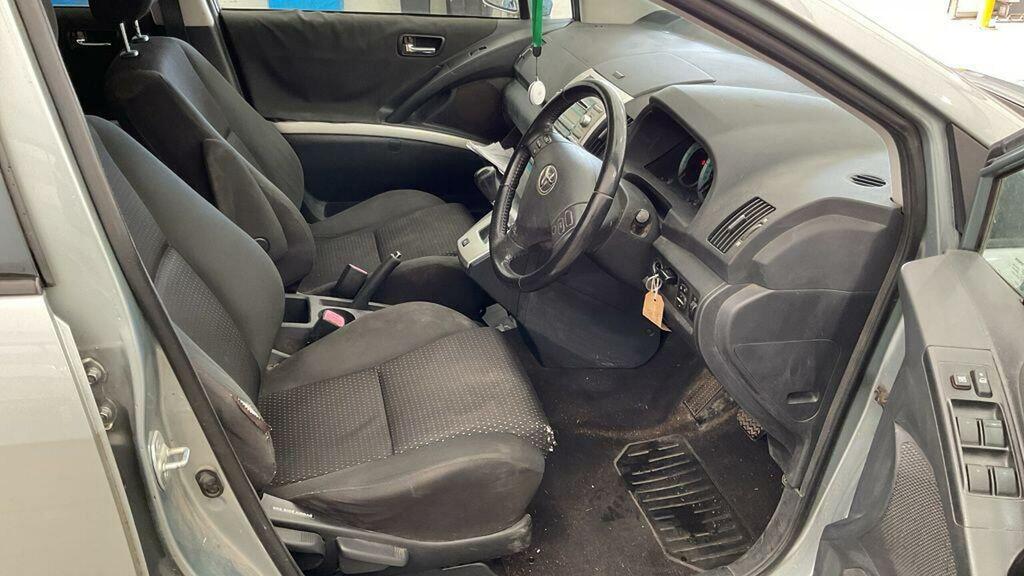 Toyota Corolla Verso Verso 2.2 D-4d Sr Silver #11