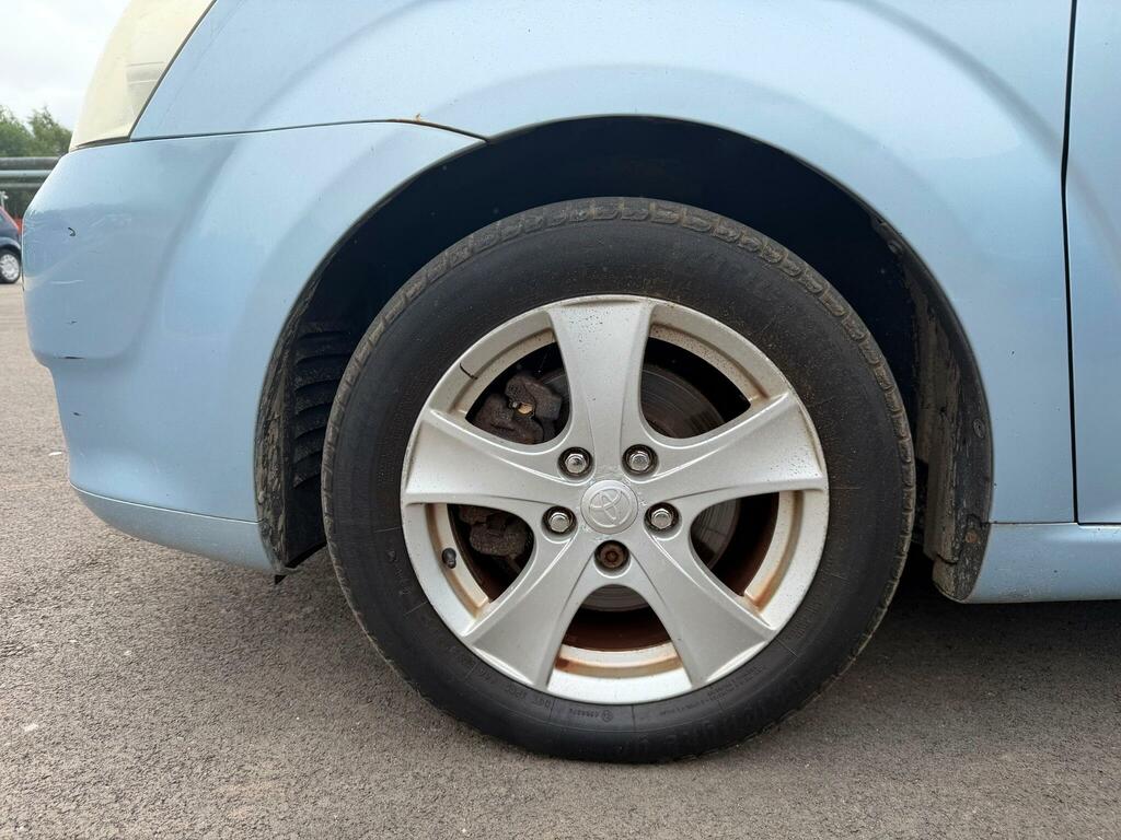 Toyota Corolla Verso T2 Silver #30