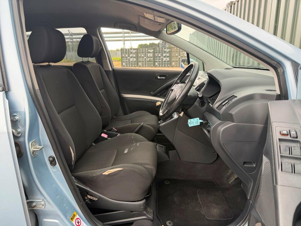 Toyota Corolla Verso T2 Silver #8