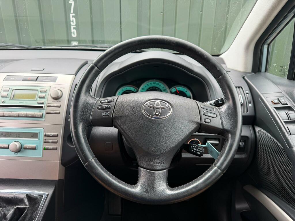 Toyota Corolla Verso T2 Silver #15
