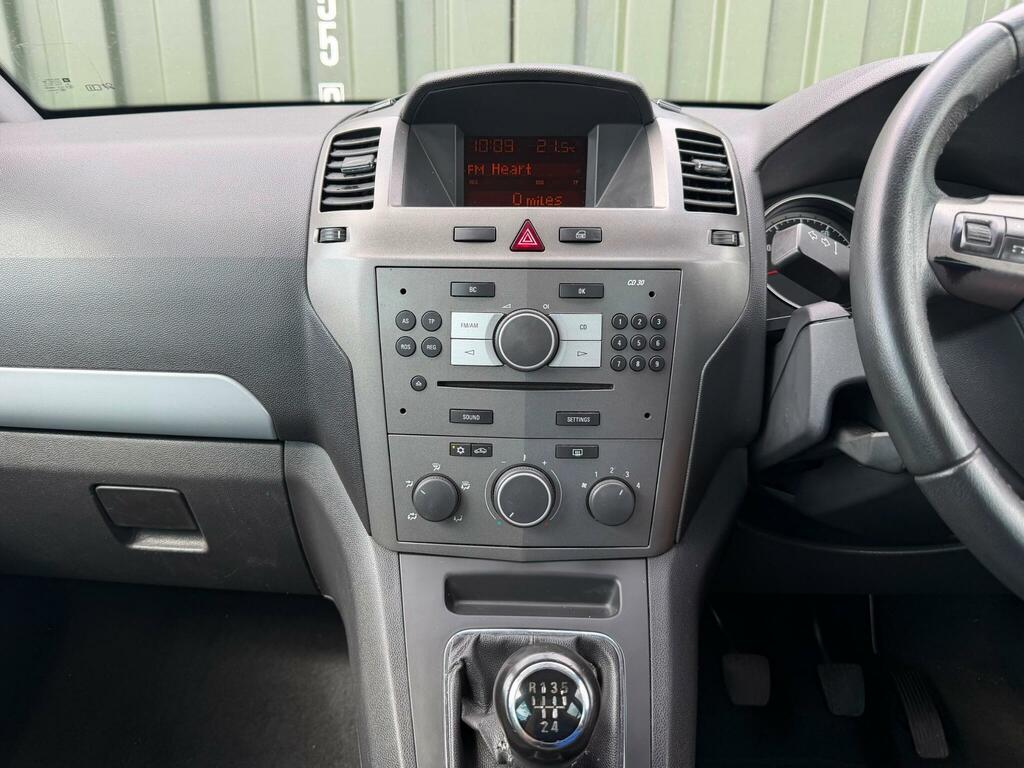Vauxhall Zafira Zafira Life Beige #16