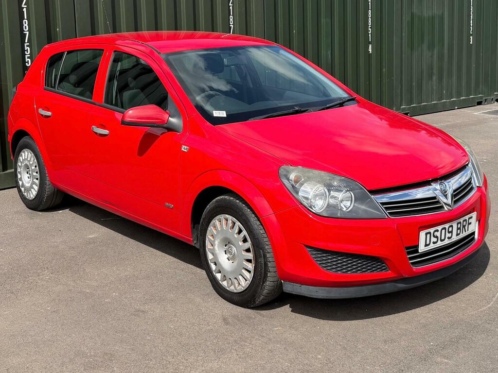 Vauxhall Astra Life Red