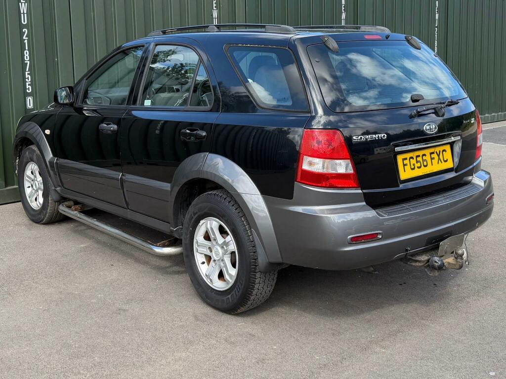 Kia Sorento 2.5 Crdi Xe Black #4