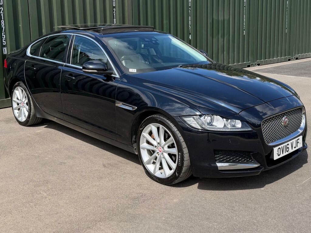 Jaguar XF Portfolio Black