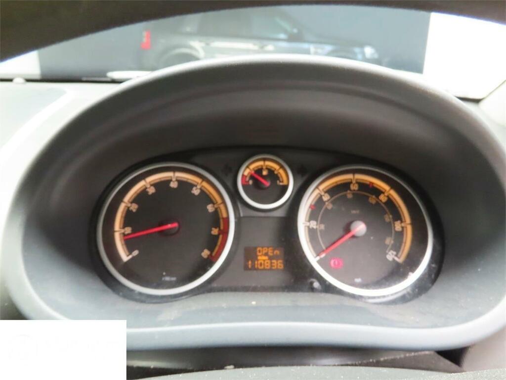 Vauxhall Corsa 1.2I 16V Club Silver #3