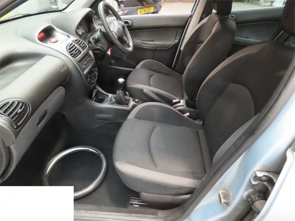 Peugeot 206 Verve Silver #2