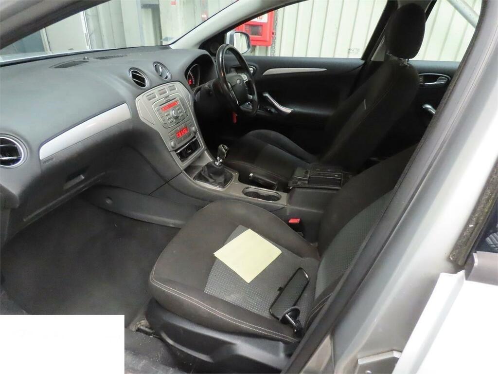 Ford Mondeo Zetec Silver #2