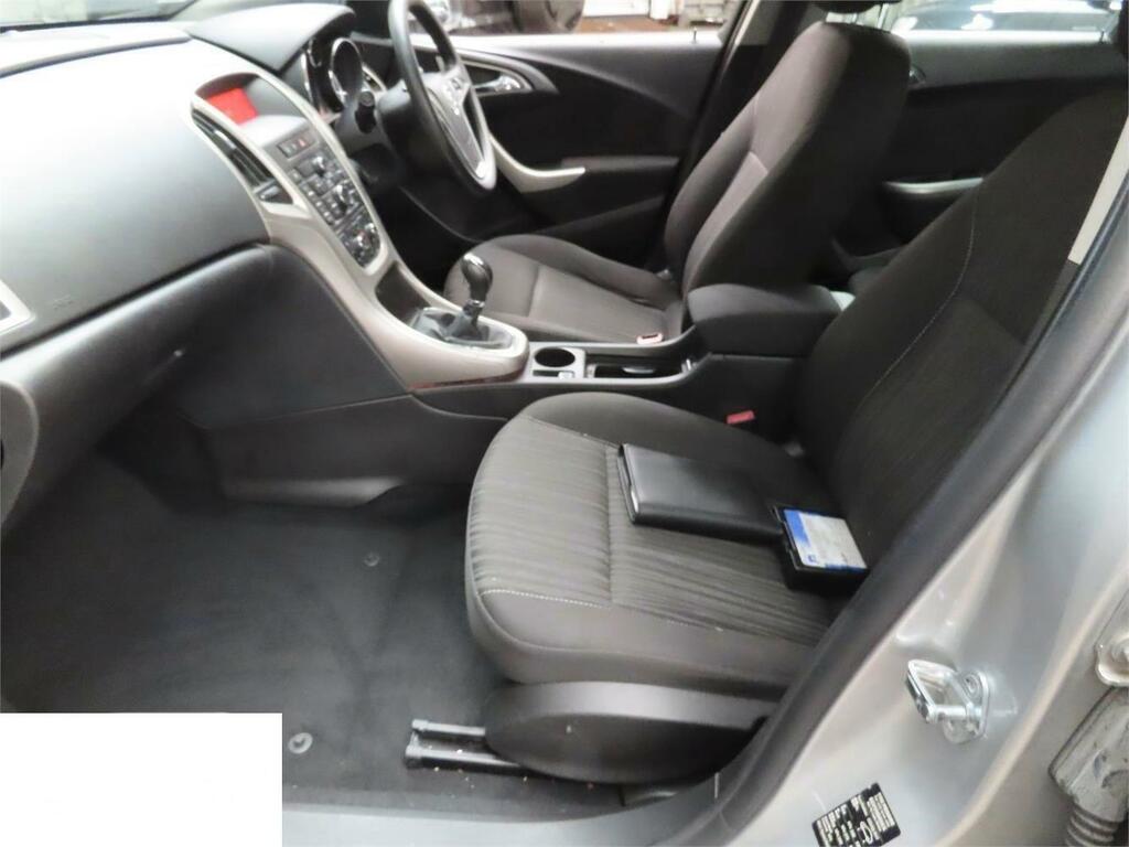 Vauxhall Astra 1.7 Cdti Ecoflex Exclusiv Euro 5 Silver #2