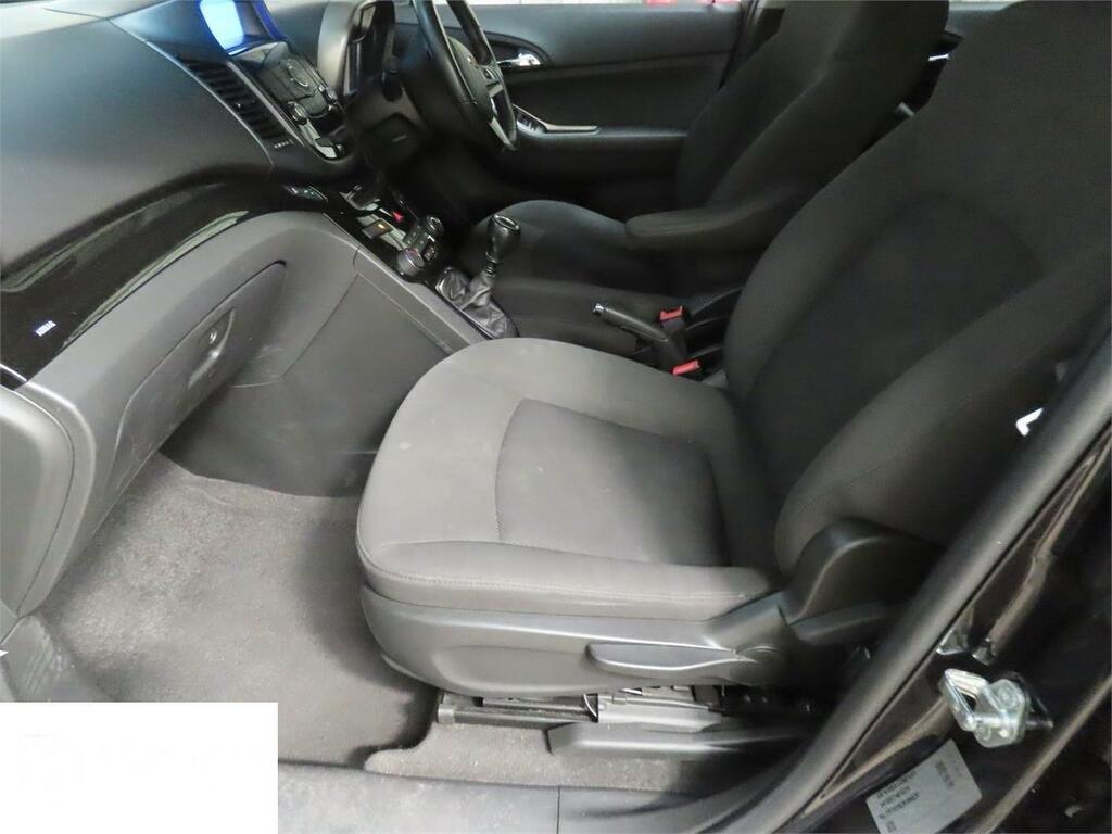 Chevrolet Orlando Ltz Black #2