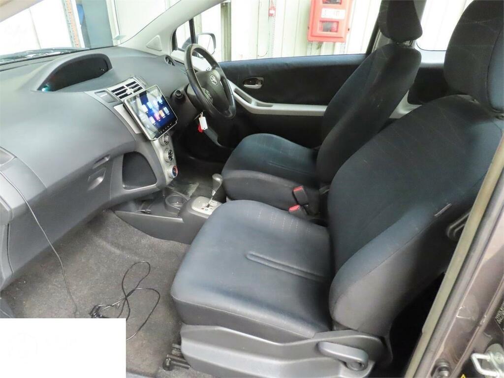 Toyota Yaris 1.3 Tr Multimode Grey #2