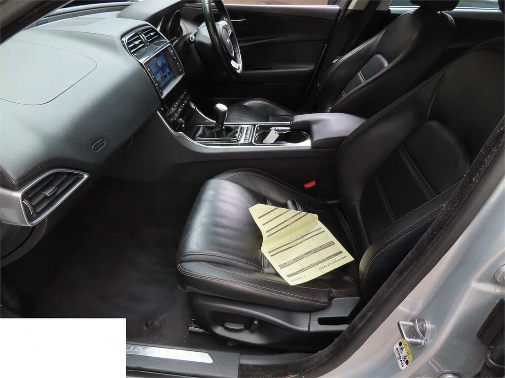 Jaguar XE Prestige Silver #2