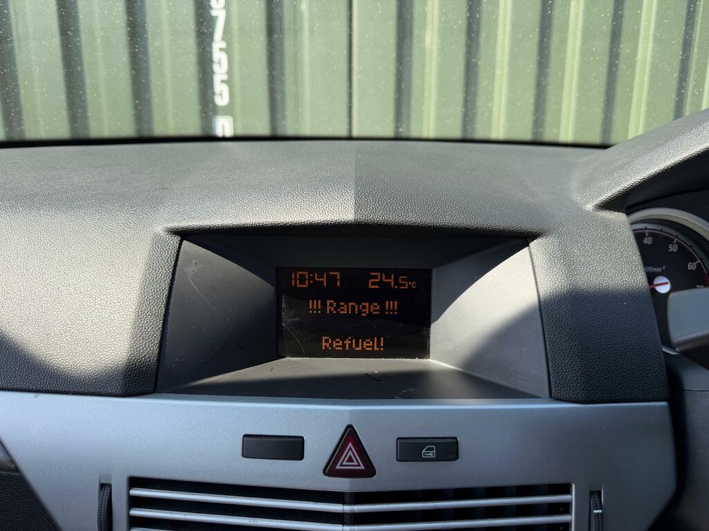 Vauxhall Astra Hatchback 1.8I 16V Elite 200808 Beige #15