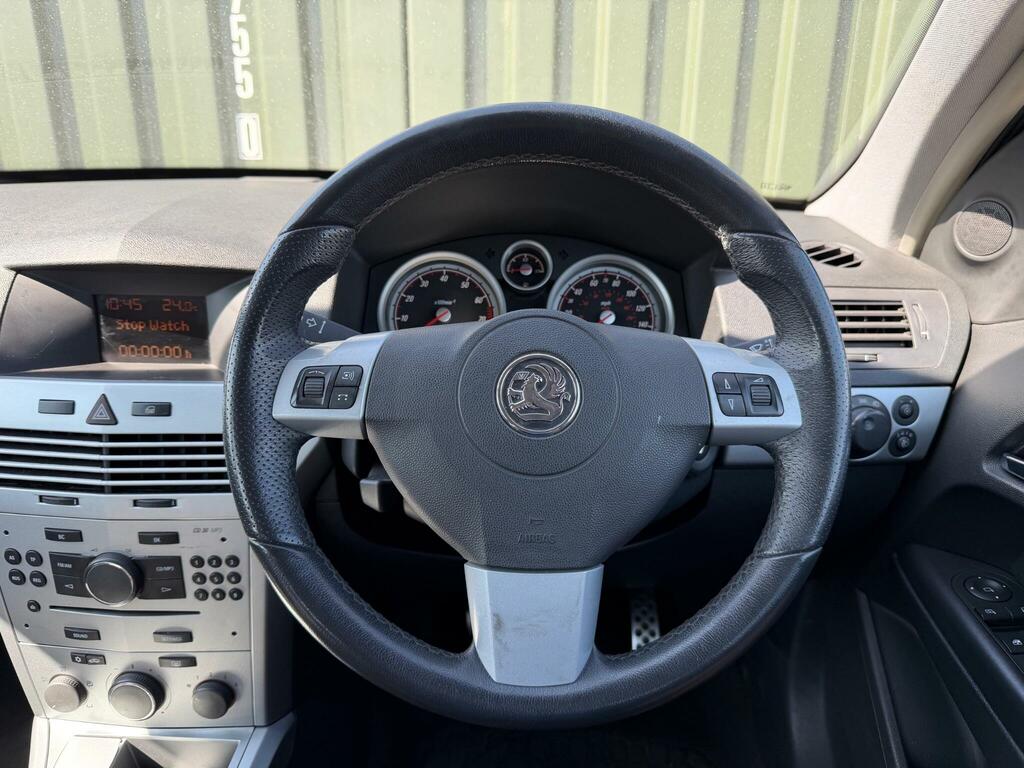Vauxhall Astra Hatchback 1.8I 16V Elite 200808 Beige #12