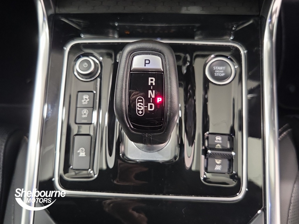 Jaguar XE 2.0 P250 R-dynamic Black Saloon Grey #17