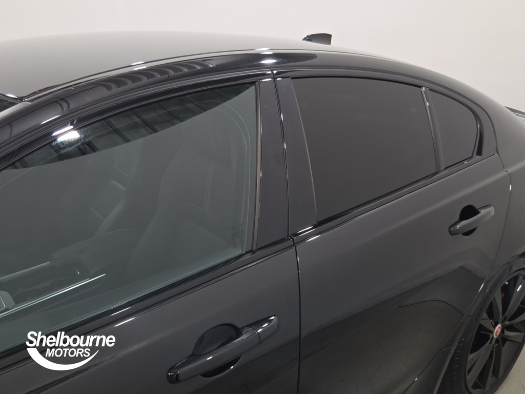 Jaguar XE 2.0 P250 R-dynamic Black Saloon Grey #29