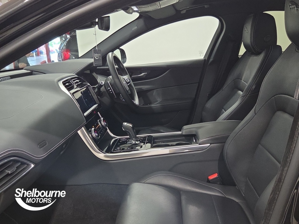 Jaguar XE 2.0 P250 R-dynamic Black Saloon Grey #10