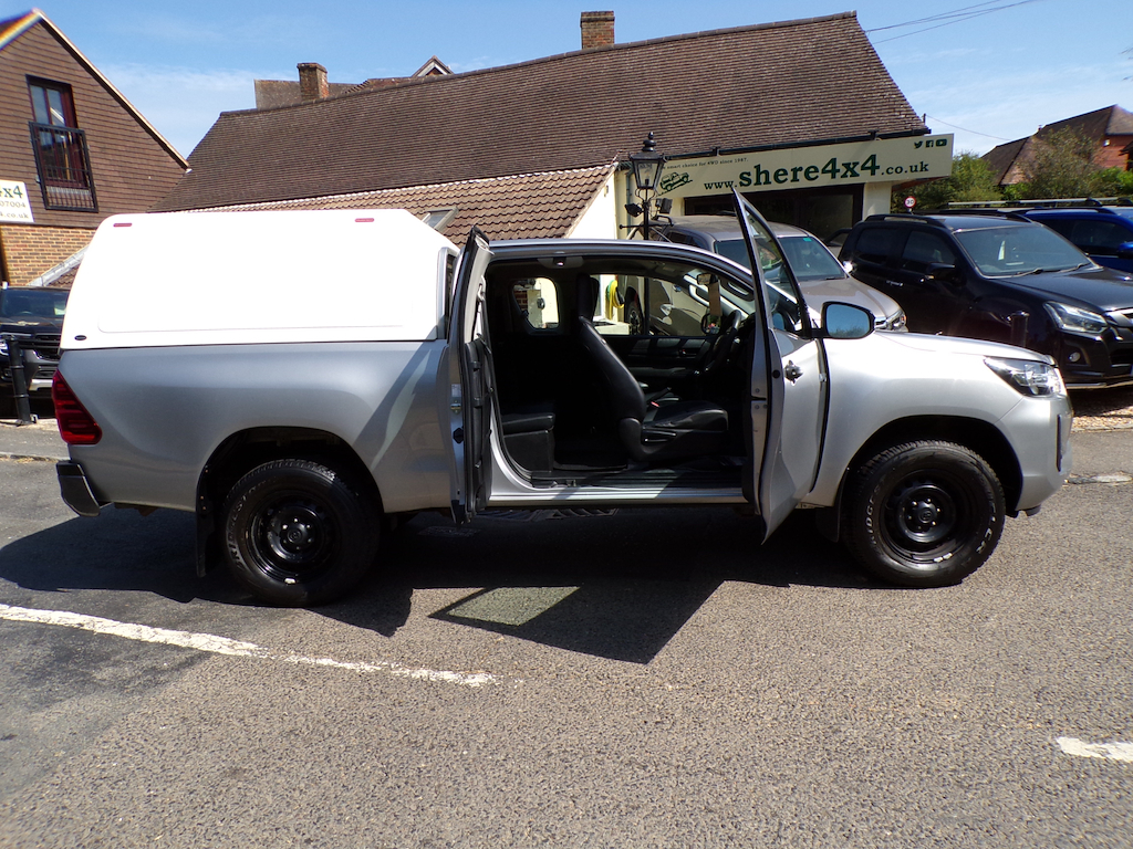 Toyota HILUX 2.4 D-4d Active Extra Pickup Extended Cab Dies Silver #5