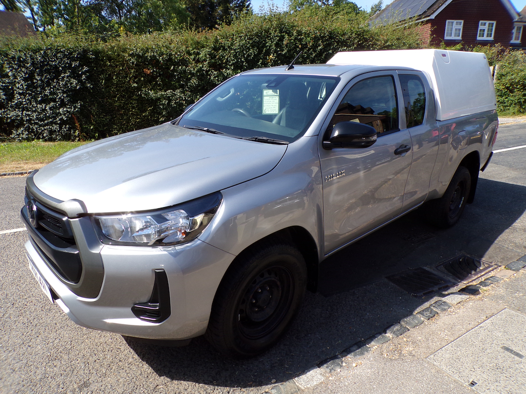 Toyota HILUX 2.4 D-4d Active Extra Pickup Extended Cab Dies Silver #2