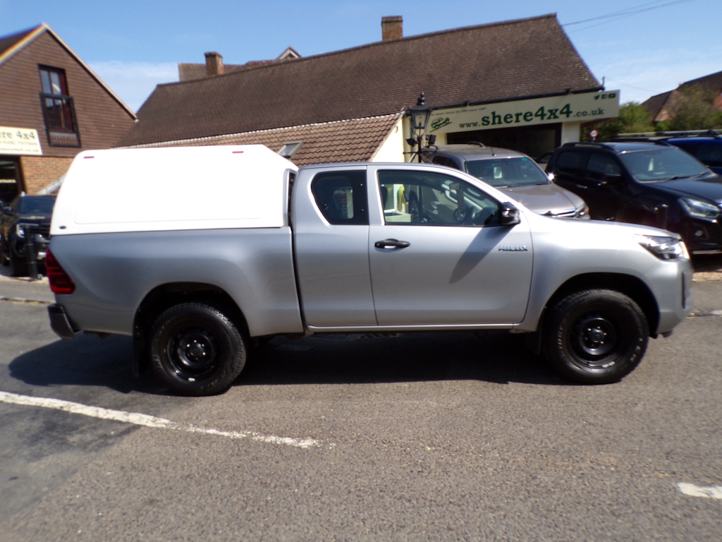 Toyota HILUX 2.4 D-4d Active Extra Pickup Extended Cab Dies Silver #4