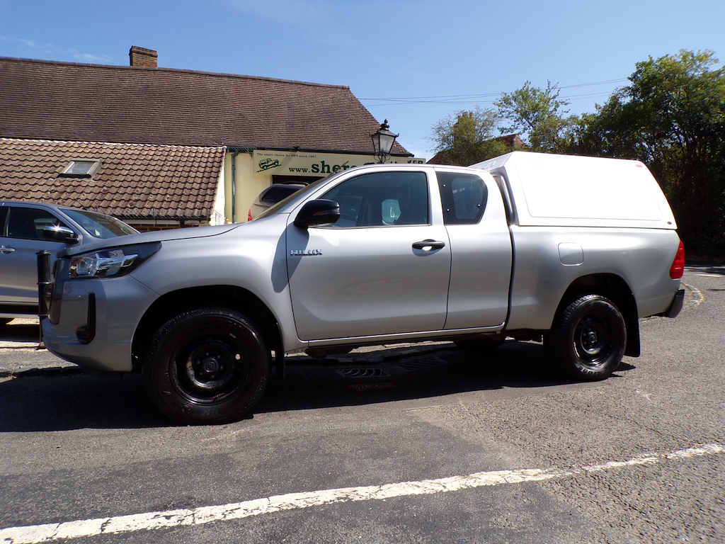 Toyota HILUX 2.4 D-4d Active Extra Pickup Extended Cab Dies Silver #3
