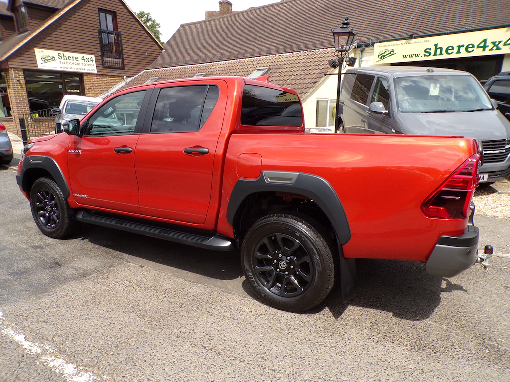Toyota HILUX 2.8 D-4d-h Invincible X Pickup Hybrid A AF75ZUD Orange #6