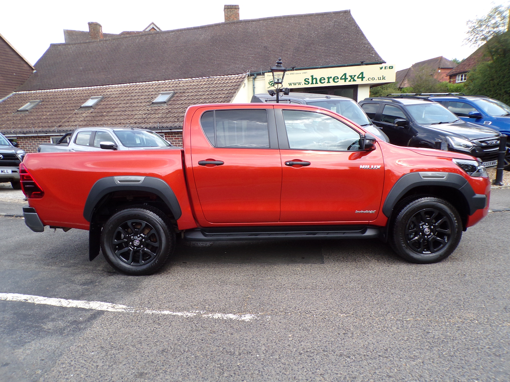 Toyota HILUX 2.8 D-4d-h Invincible X Pickup Hybrid A AF75ZUD Orange #4