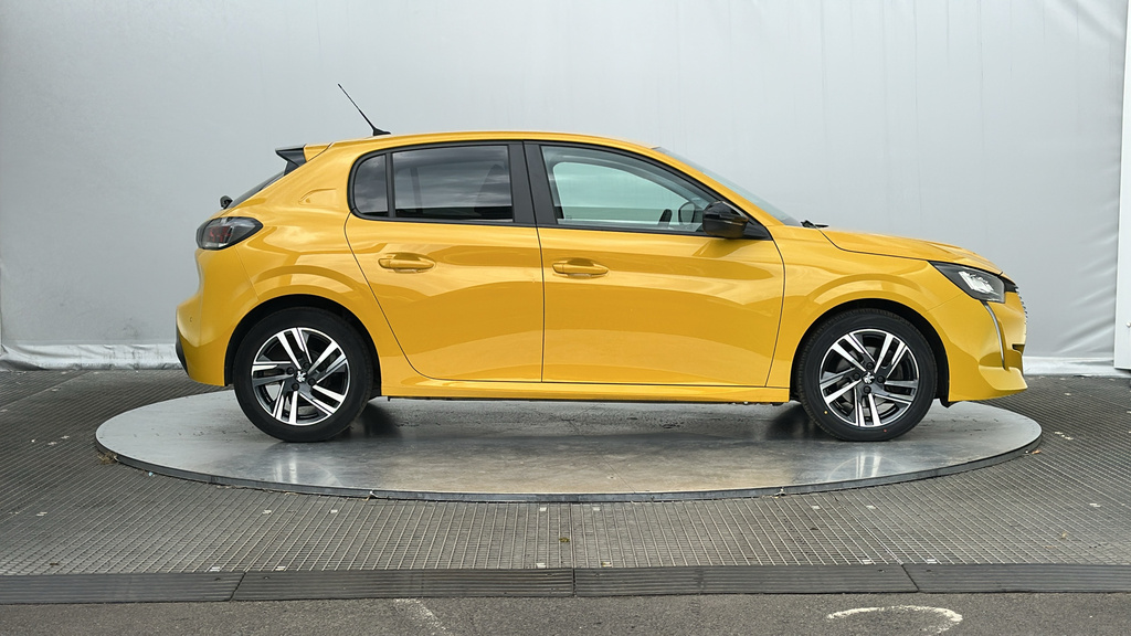 Peugeot 208 1.2 Puretech Active Premium Hatchback Yellow #5