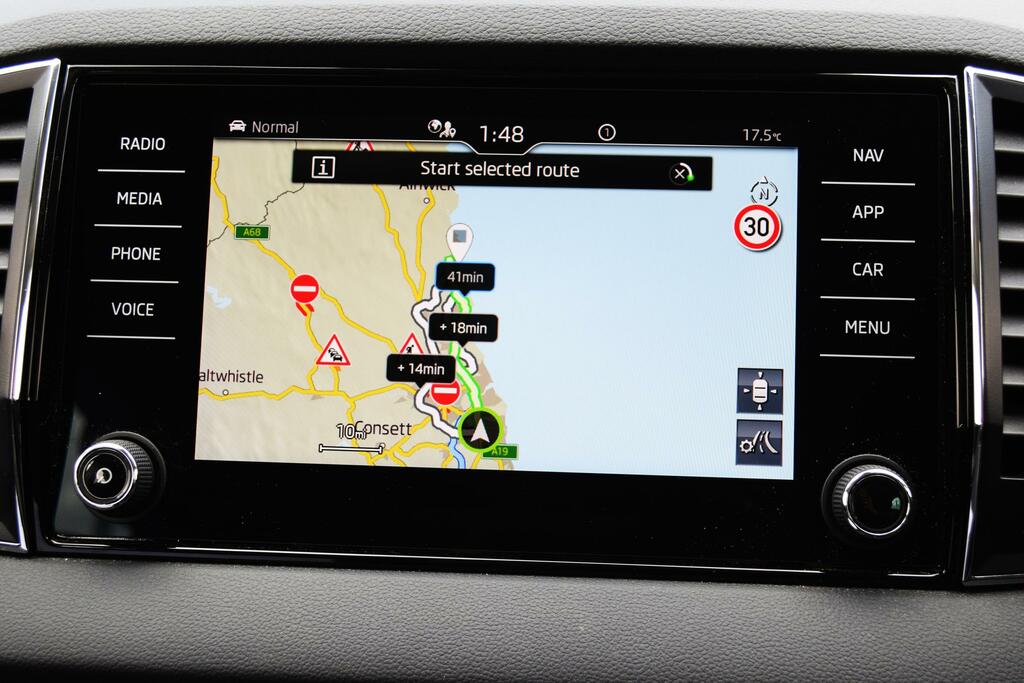 Skoda Karoq 1.5 Tsi Act Se L Suv Dsg Euro 6 Ss White #3