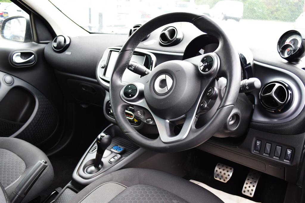 Smart Forfour 17.6Kwh Premium Hatchback 22Kw Black #2
