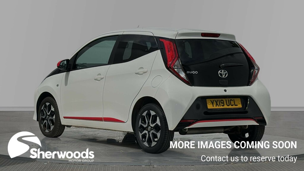 Toyota Aygo 1.0 Vvt-i X-play 5-Dr Black #2