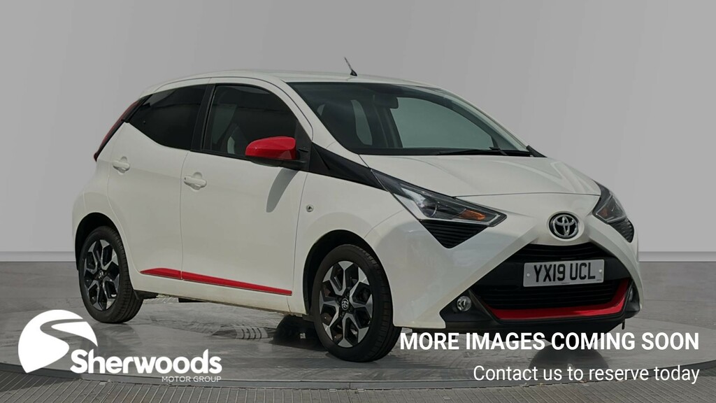 Toyota Aygo 1.0 Vvt-i X-play 5-Dr Black #1