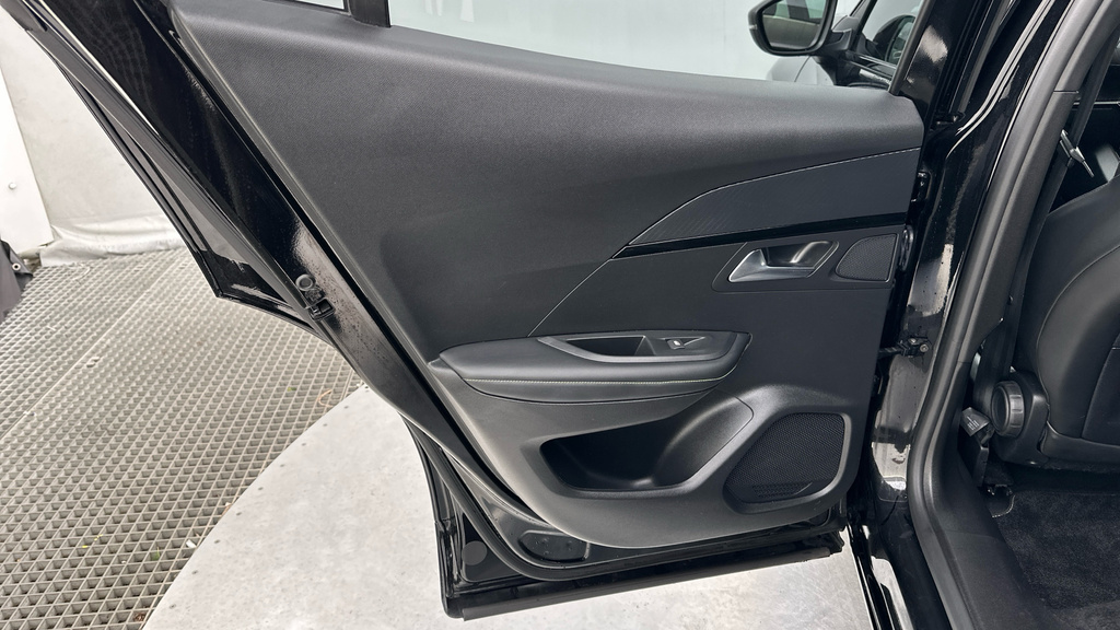 Peugeot e-2008 50Kwh Allure Suv 7Kw Charger  #37
