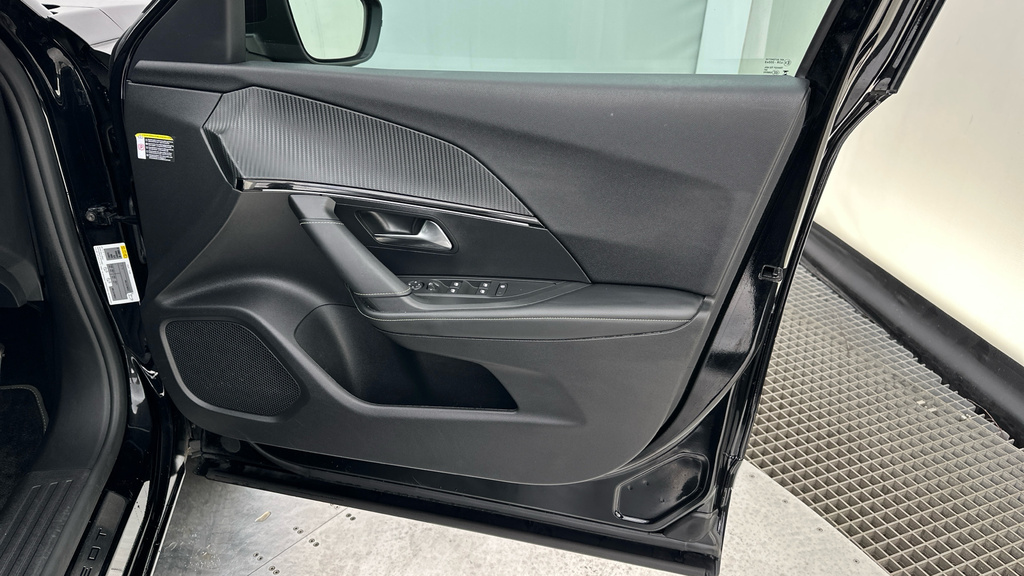 Peugeot e-2008 50Kwh Allure Suv 7Kw Charger  #23