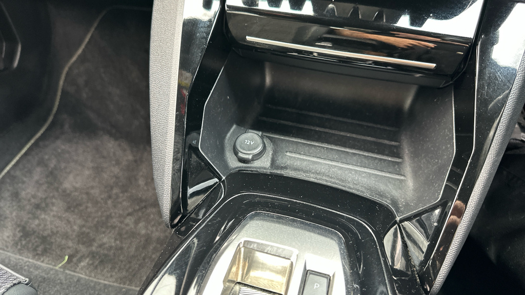 Peugeot e-2008 50Kwh Allure Suv 7Kw Charger  #84