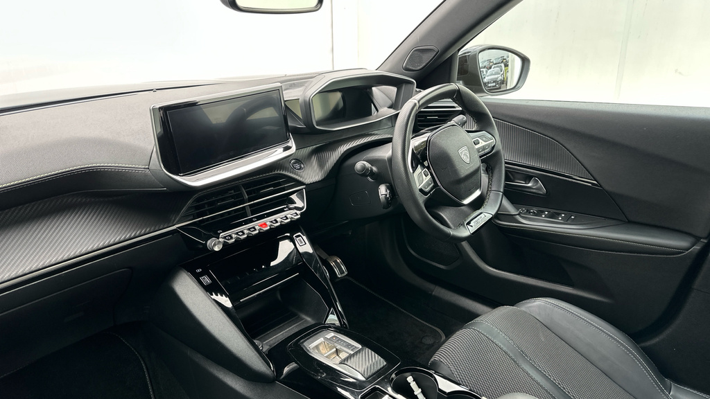 Peugeot e-2008 50Kwh Allure Suv 7Kw Charger  #11
