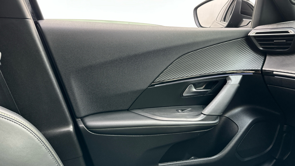 Peugeot e-2008 50Kwh Allure Suv 7Kw Charger  #89