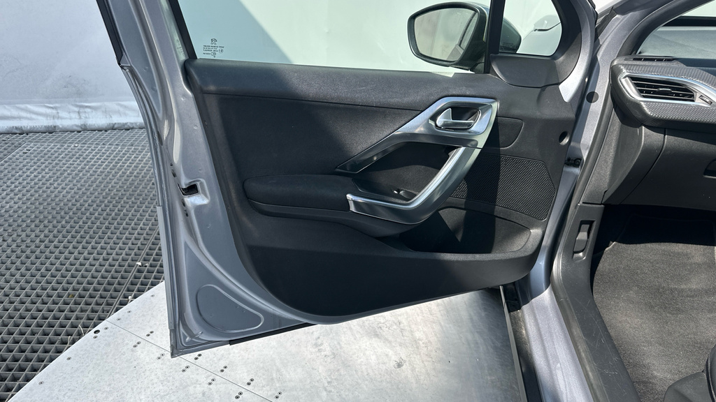 Peugeot 2008 1.2 Puretech Allure Suv Euro 6 Black #35