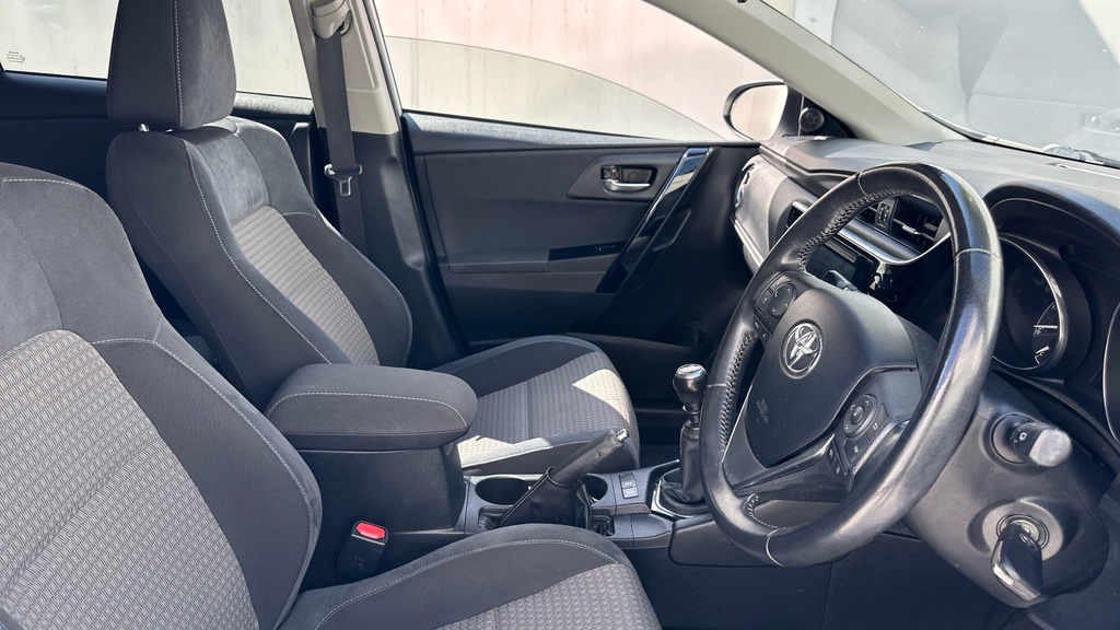 Toyota Auris 1.8 Vvt-h Excel Cvt Euro 6 Ss Safety Sense Blue #22
