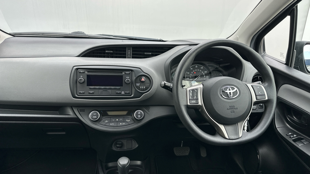 Toyota Yaris 1.5 Vvt-h Active Hatchback Hybrid E-cvt ND19GXV Black #4