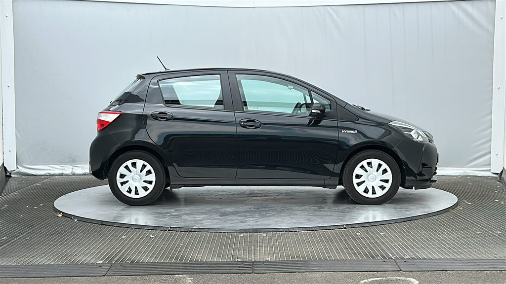 Toyota Yaris 1.5 Vvt-h Active Hatchback Hybrid E-cvt ND19GXV Black #5